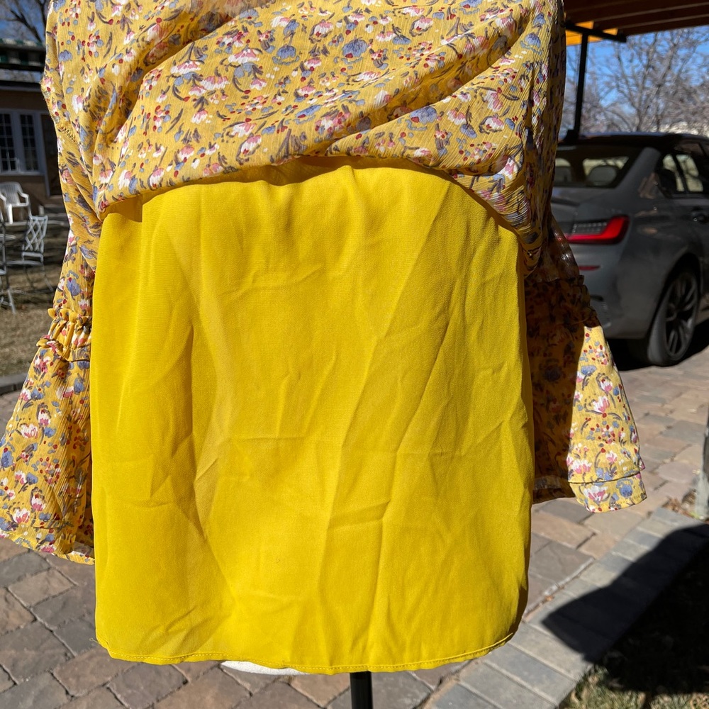 Off Shoulder Blouse - image 5